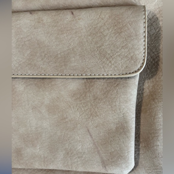 Women’s Crossbody Bag - NWT - Picture 2 of 8